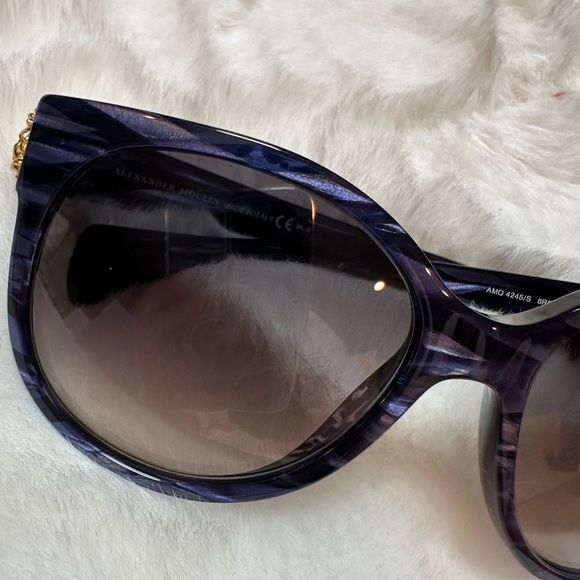 Alexander McQueen Stylish Blue sunglasses main image 7